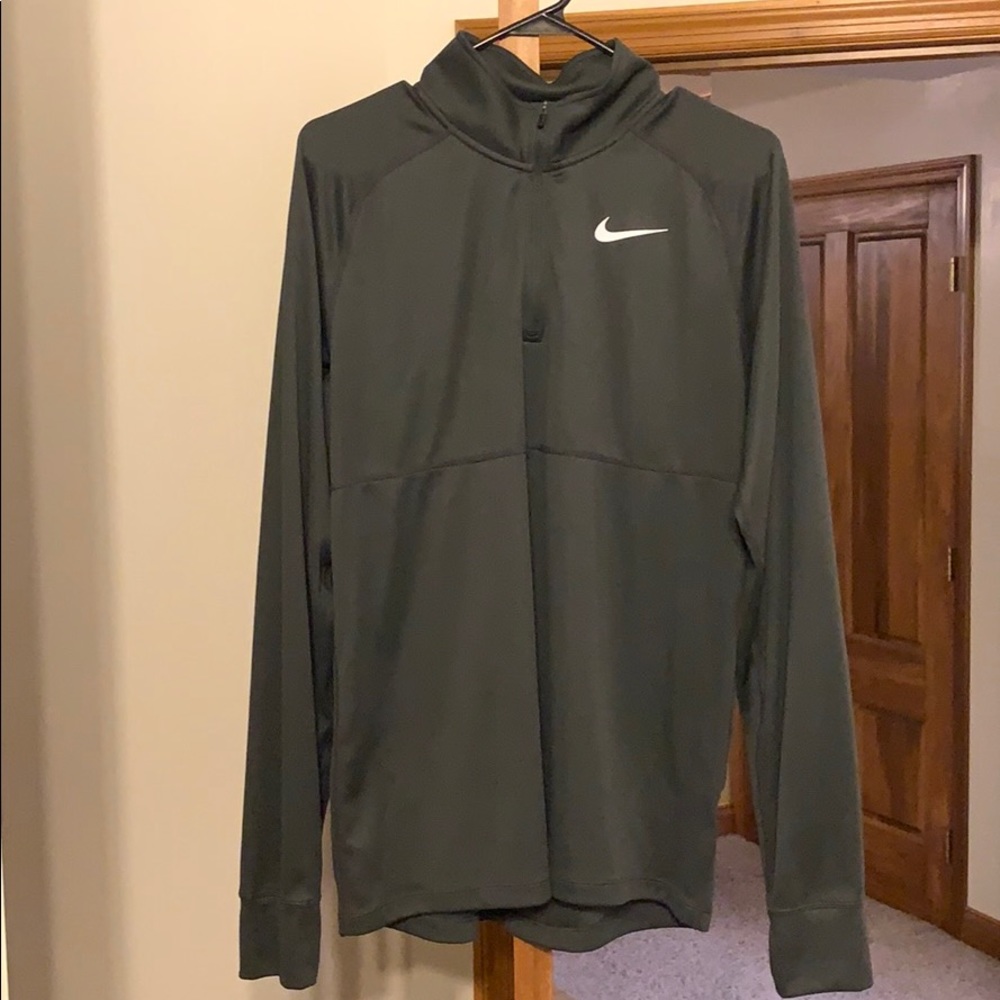 EUC Men’s Nike Element 1/4 Zip Jogging Top